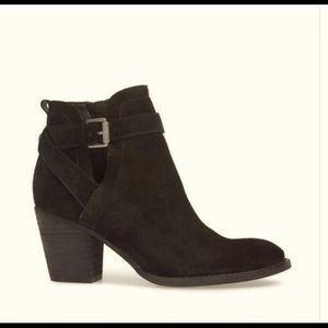 COPY - Sam Edelman black suede booties. EUC size 9